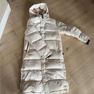 The Super Puff™ Long - cliMATTE™ in limited edition matte pearl in size small